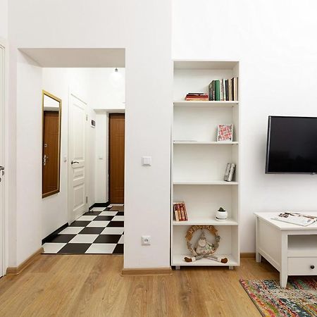 Sweet Home Apartment Львов Экстерьер фото