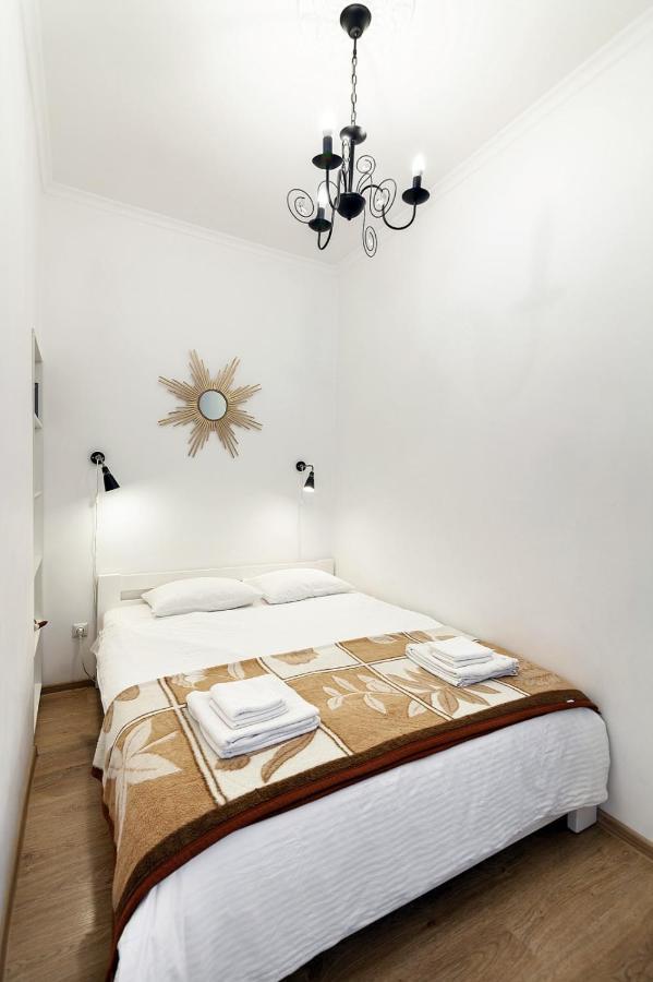 Sweet Home Apartment Львов Экстерьер фото