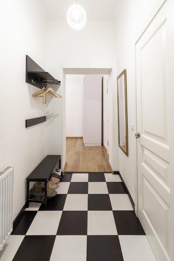 Sweet Home Apartment Львов Экстерьер фото