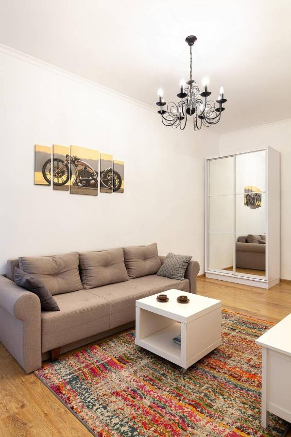 Sweet Home Apartment Львов Экстерьер фото