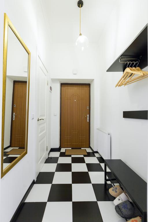 Sweet Home Apartment Львов Экстерьер фото